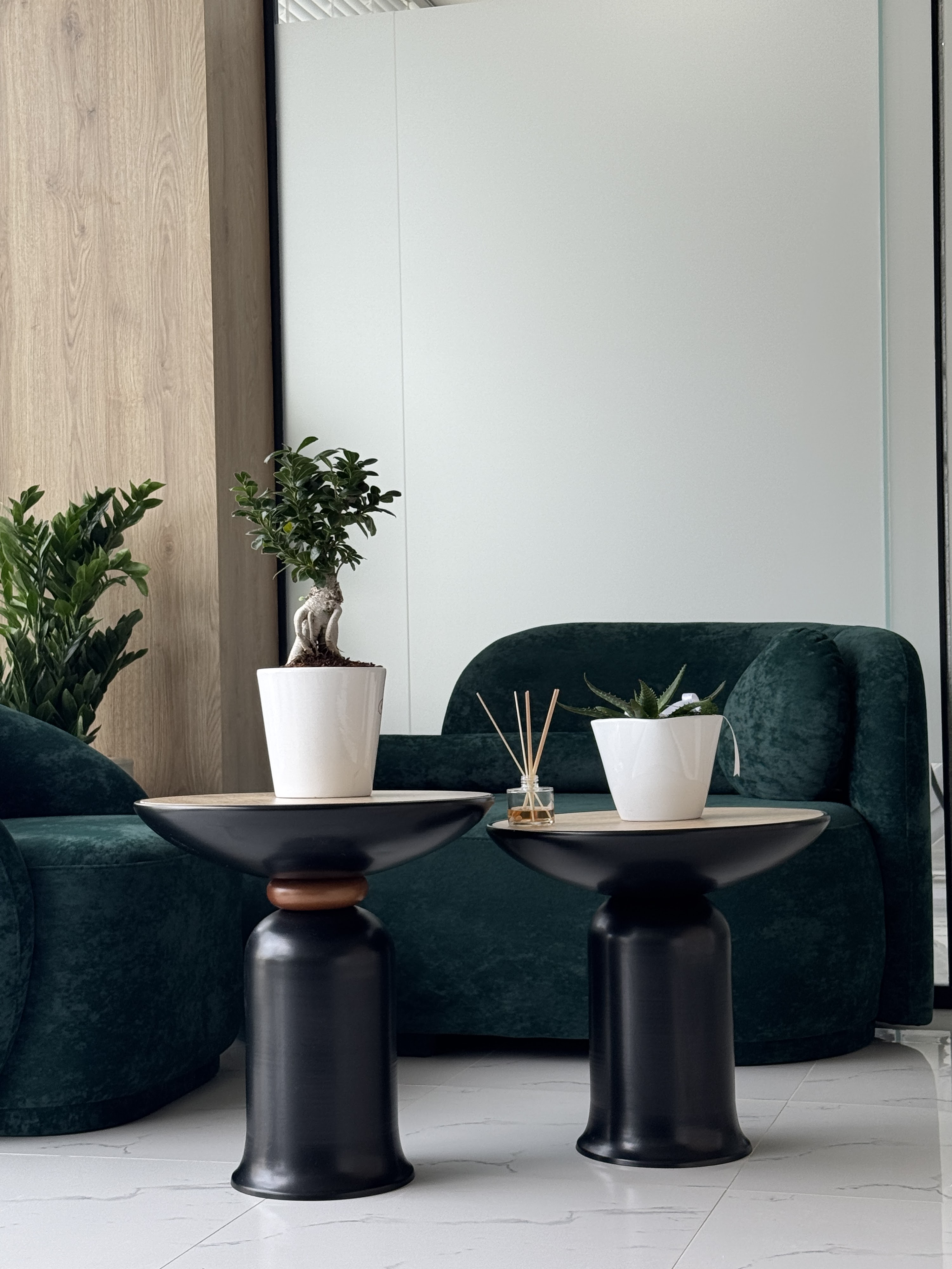 Aura Clinic reception